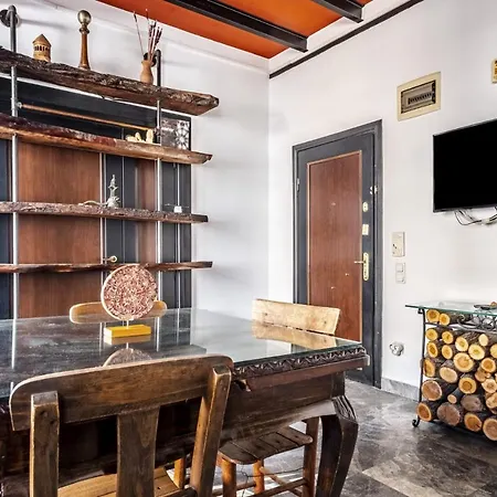 Authentic Flat With Excellent Location In Beyoglu Appartamento