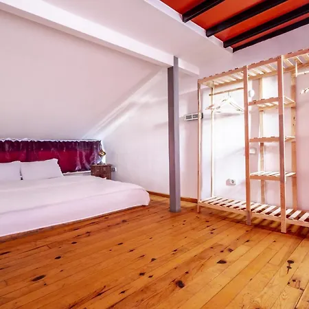 Authentic Flat With Excellent Location In Beyoglu *