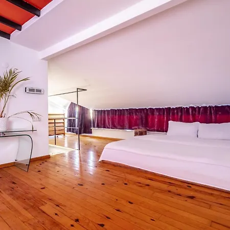 Authentic Flat With Excellent Location In Beyoglu Isztambul